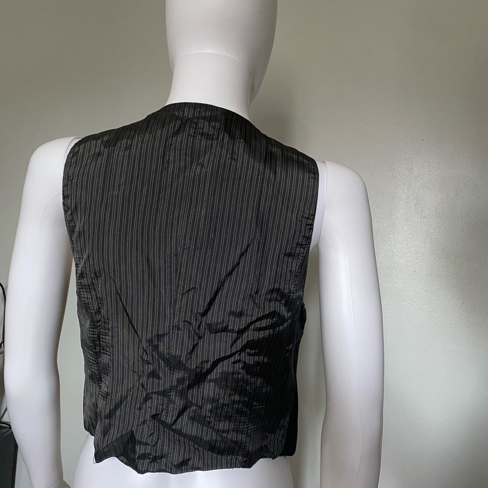 Black Button-Up Vest - Picture 3 of 6